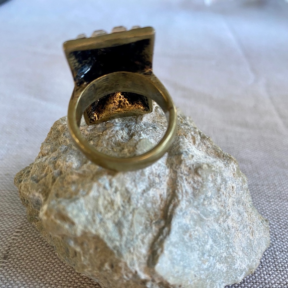 Ring - Picture 3 of 3
